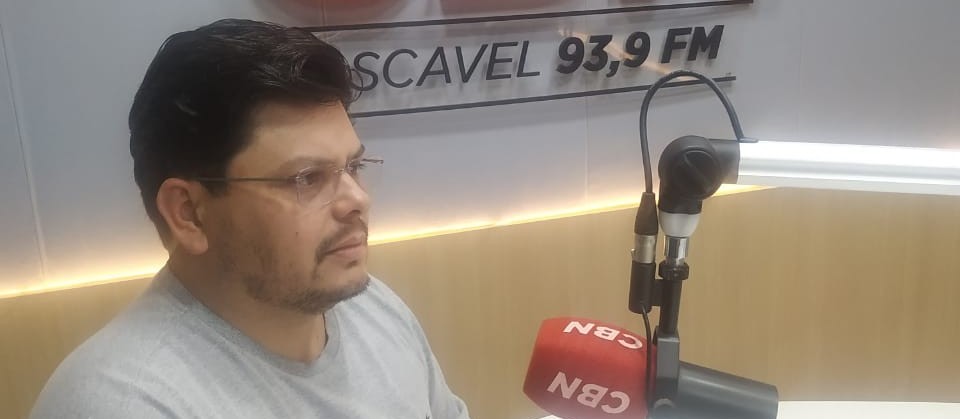 "Atos de  pré campanha podem fazer, o que não pode é o pedido expresso de votos", diz Souza
