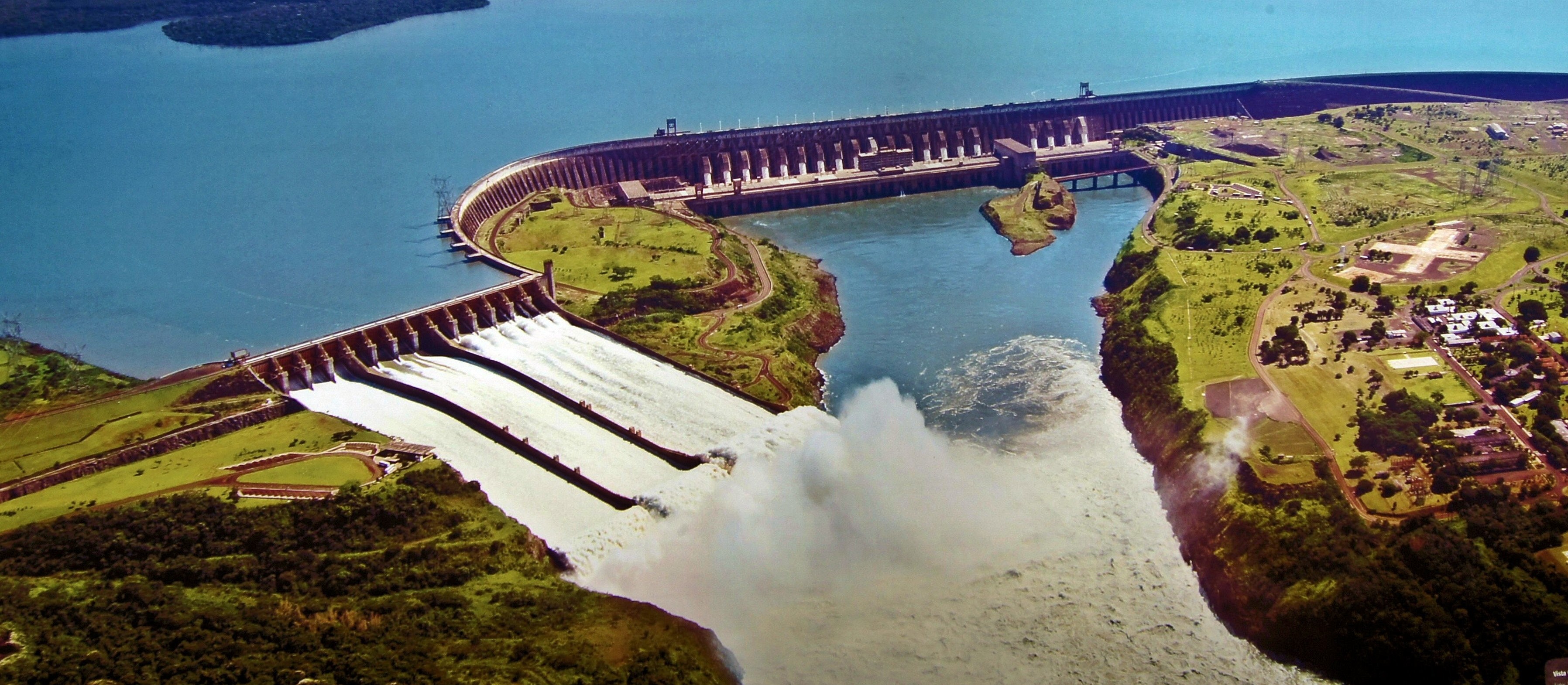 Construção de empreendimentos hidrelétricos no Paraná volta a ser discutido na CCJ 
