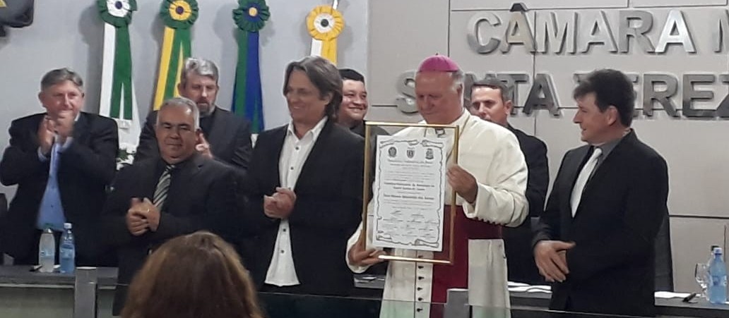 Arcebispo Dom Mauro recebe título de cidadão honorário de Santa Tereza do Oeste
