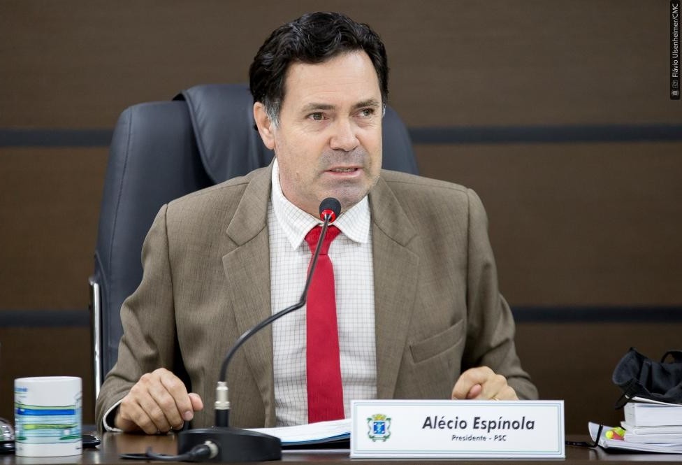 Presidente da Câmara  de Cascavel, Alécio Espínola recebe alta hospitalar