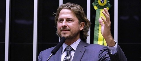 "O presidente Lula está provando que a política adotada pela Petrobrás nos últimos anos foi criminosa", diz Zeca