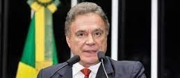 "CPI do MEC seria uma grande pizza", diz Alvaro Dias