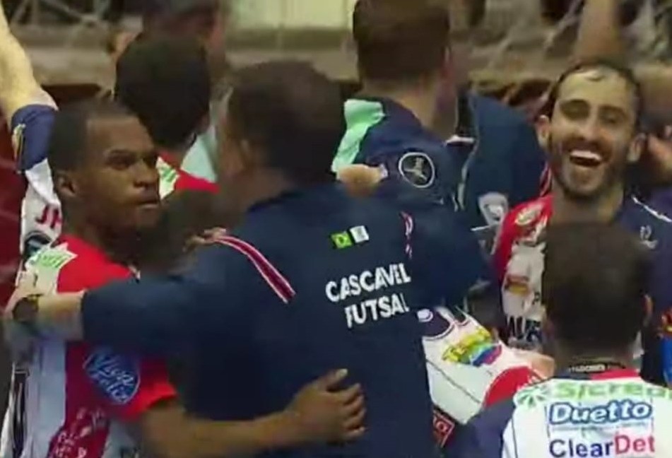 Cascavel Futsal vence Peñarol e conquista  Libertadores 
